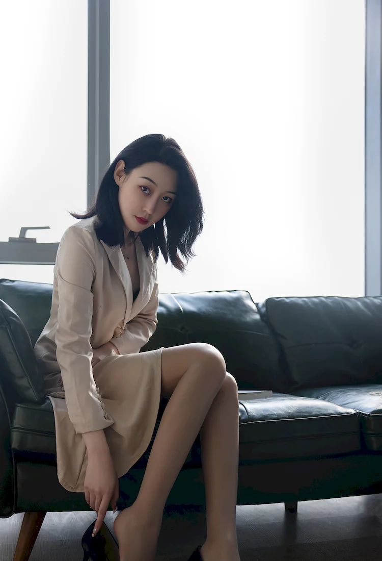 《SHENSHI绅士》178期 丝足写真 54G [完整原版][持续更新]